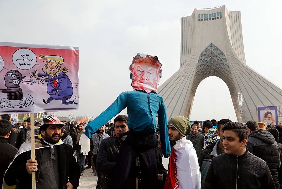 Caricaturas de Trump en el aniversario de la Revolución Islámica en Irán.
