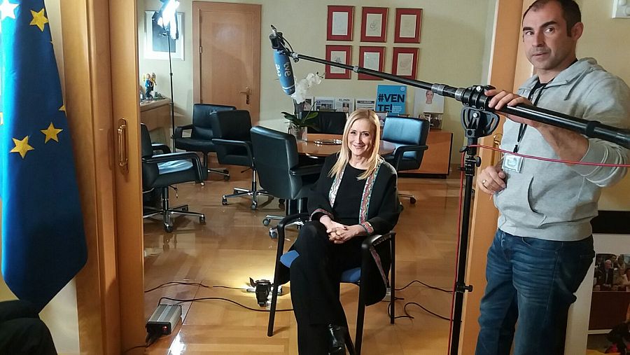 Cristina Cifuentes durante la entrevista con Informe Semanal