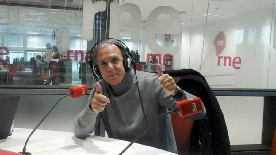 Paco Arango en los estudios de RNE.