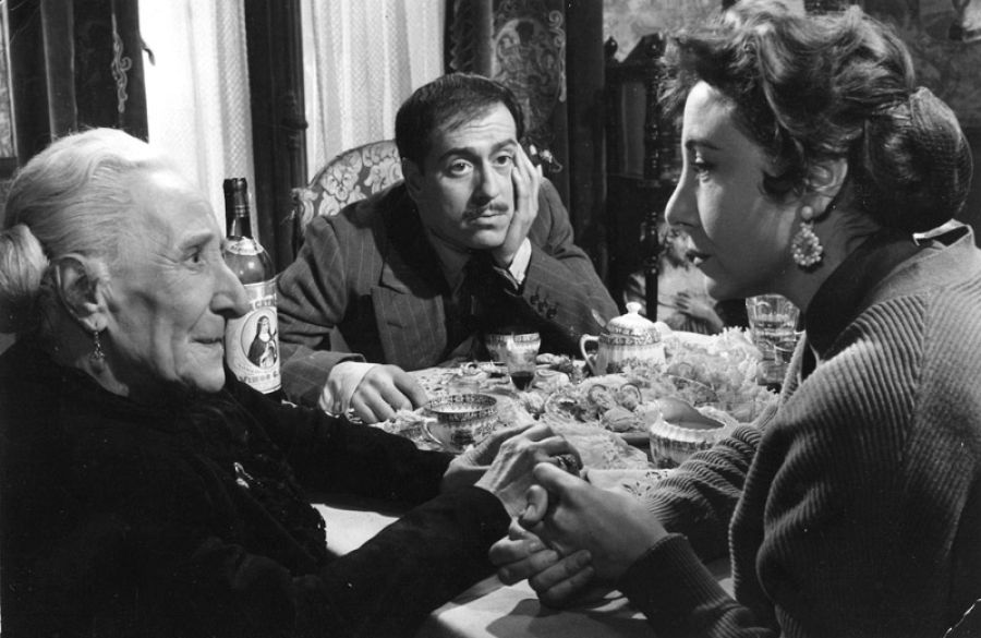 Fotograma de 'El pisito'