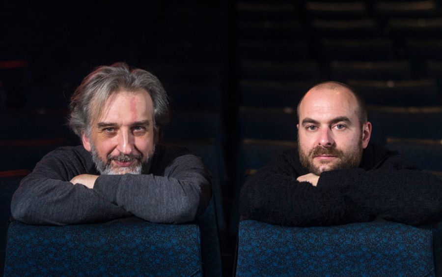 Los directores Pedro Rivero (i) y Alberto Vázquez, ganadores del Goya 2017 al mejor largometraje animado por 