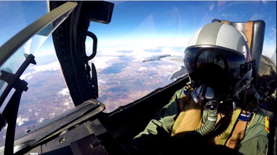 El equipo de 'FAS' tendá la oportunidad de subirse a una F18 y de asistir a una reunión de piloto