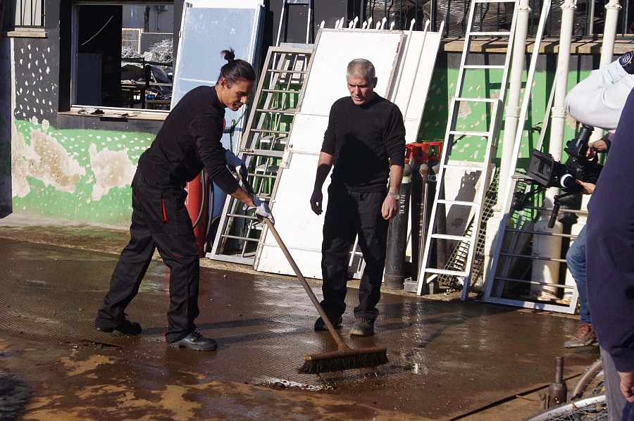 Julio Iglesias Jr. demostrará lo que es capaz de hacer en una planta de reciclaje trabajando como chatarrero