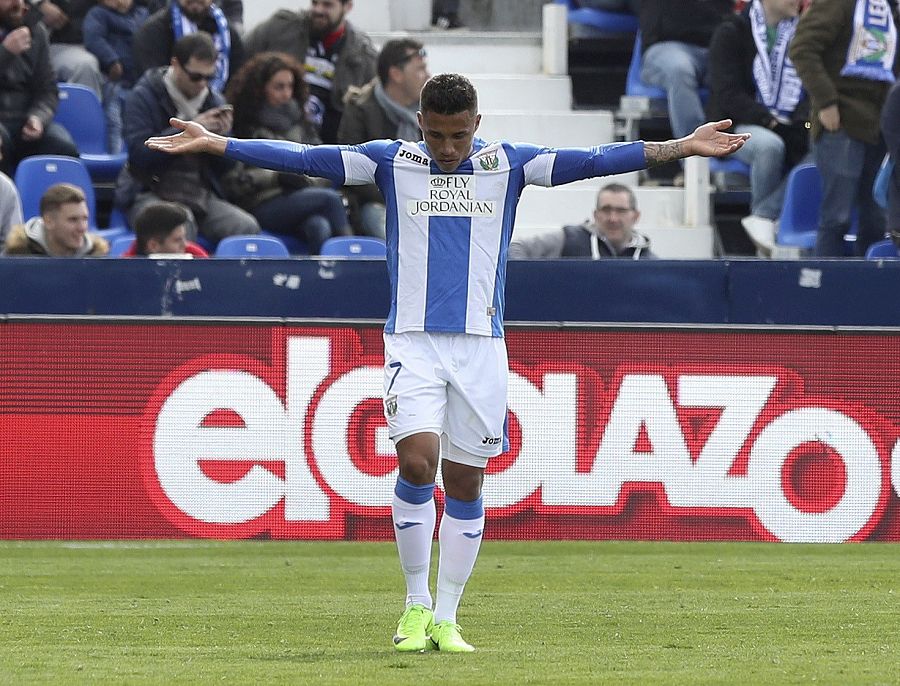Machís celebra su gol marcado ante el Granada CF.