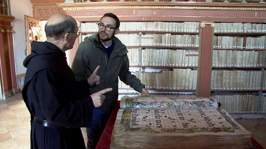 'Comando actualidad' habla con Teodoro, el hombre que tiene la llave'Comando actualidad' habla con Teodoro, el hombre que tiene la llave que abre y cierra el Monasterio de Suso, la cuna  que abre y cierra el Monasterio de Suso, la cuna del castellano