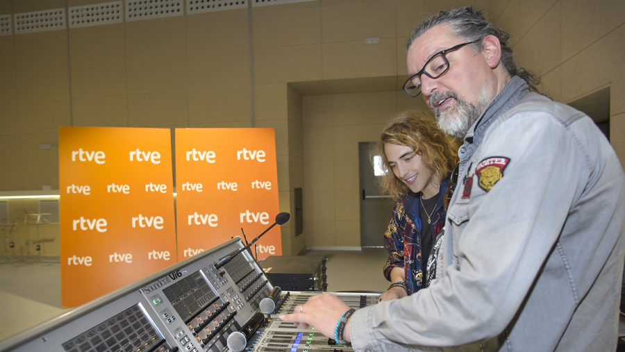 Hans Pannecoucke con Manel Navarro en su primer encuentro