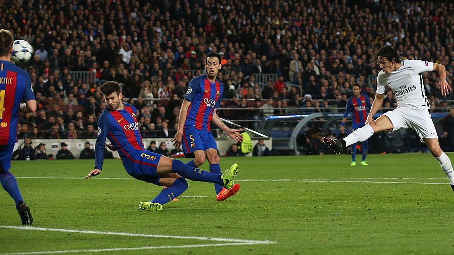 Edinson Cavani anota el gol que da el pase al PSG