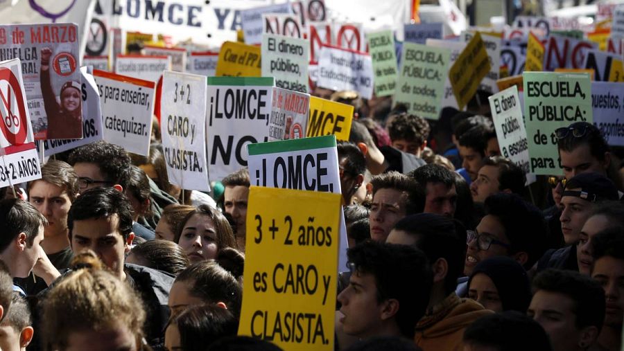 Manifestación convocada por el Sindicato de Estudiantes con motivo de la huelga.