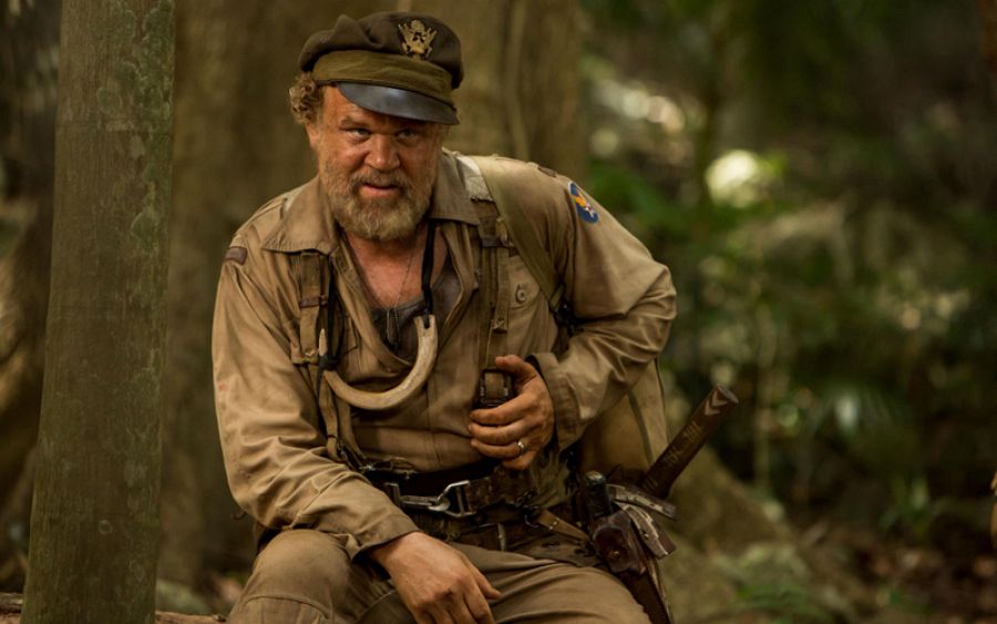 John C. Reilly interpreta a un  aviador que cayó en la isla durante la Segunda Guerra Mundial