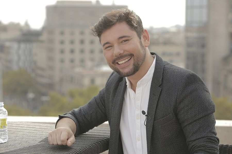 El cantante Miguel Poveda visita 'Ochéntame otra vez' en su repaso a la copla masculina