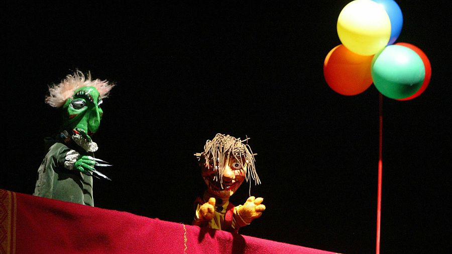 Los títeres dan vida en los escenarios a historias increíbles