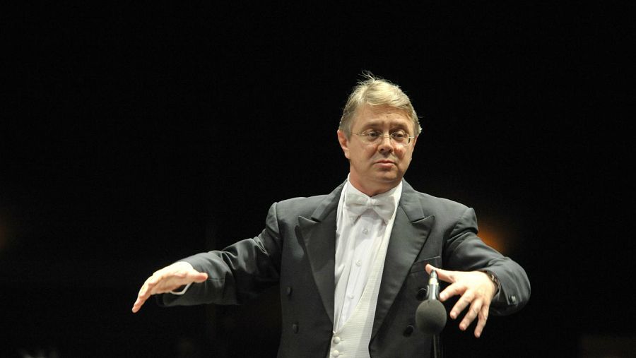 Víctor Pablo Pérez ha sido el director elegido para dirigir todas las novenas