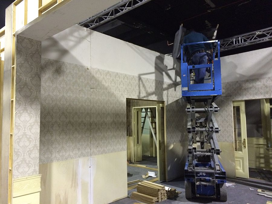 Traslado de uno de los platós de 'Acacias 38'