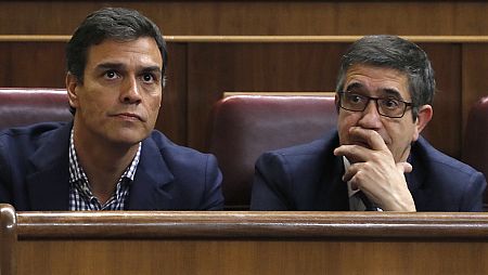 El ex secretario general del PSOE Pedro Sánchez junto al diputado Patxi López
