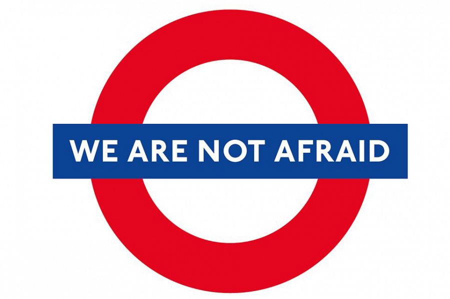 Una de las imágenes que se comparten en redes sociales mezclan el logotipo del metro de Londres con el lema 'We are not afraid' (No tenemos miedo)