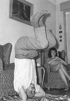 Buero practica yoga ya en los años 50