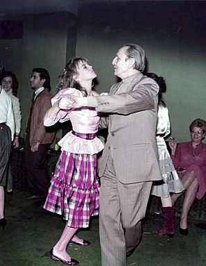 Buero bailando con Paloma Pedrero