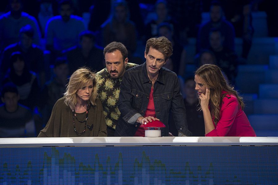 En una de las pruebas, los invitados deberán ser los más rápidos con el pulsador