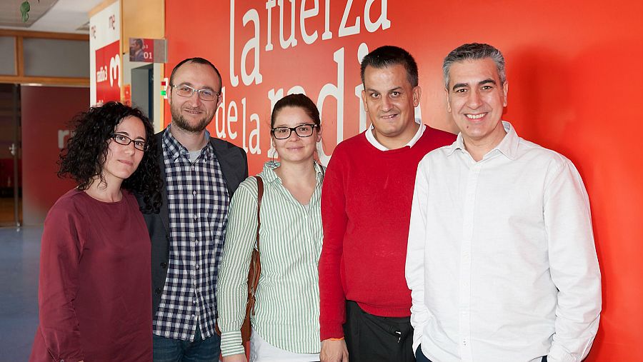 Arturo Martín, director de 'Memoria de delfín', con sus últimos invitados