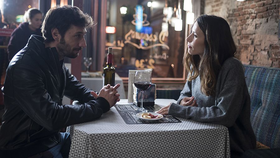 Lola piensa que Kike se ha enamorado de ella