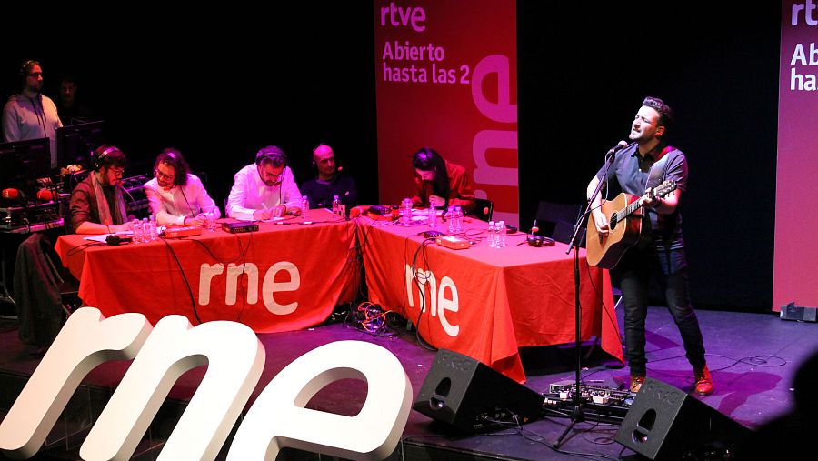 Diego Cantero interpreta los temas de su disco 'Dual'