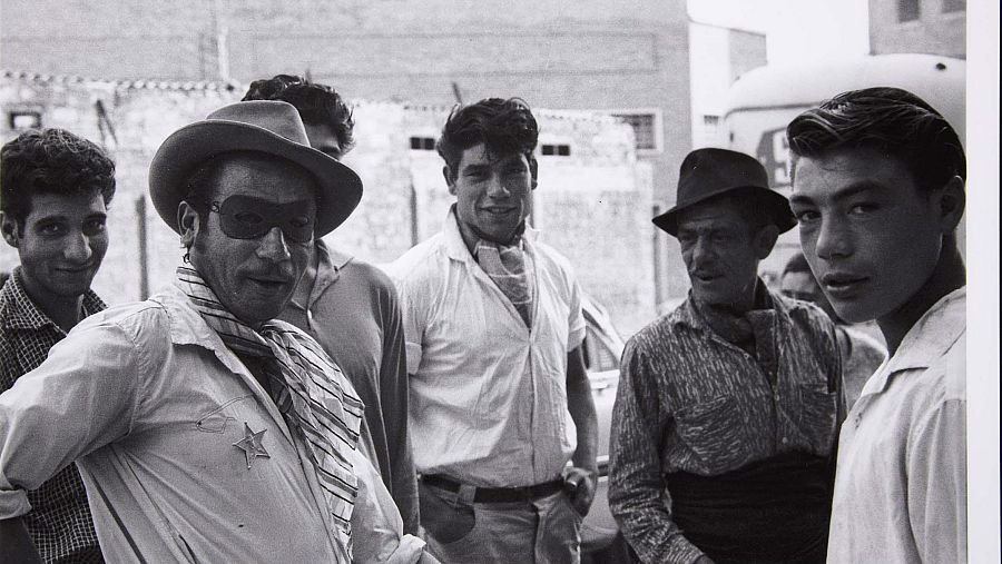 Grupo de gitanos varones