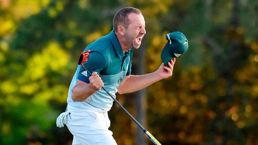Sergio García celebra su victoria ante Justin Rose