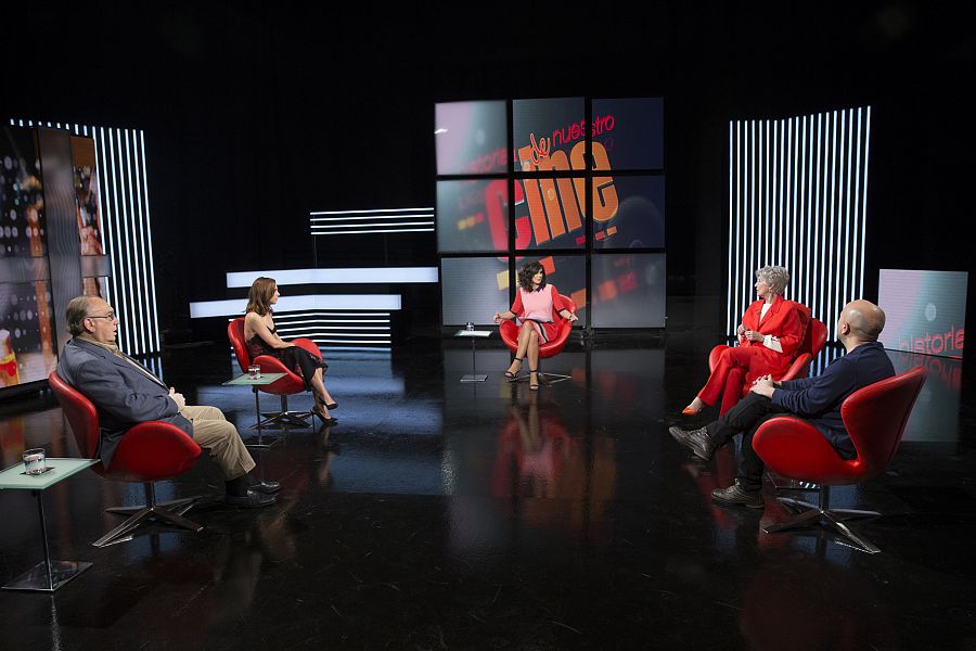 El coloquio sobre actrices de nuestro cine, con Concha Velasco y Aura Garrido, el periodista y escritor Luis Alegre Saz, también guionista y cineasta y el director y escritor cinematográfico, colaborador habitual del programa, Fernando Méndez-Leite