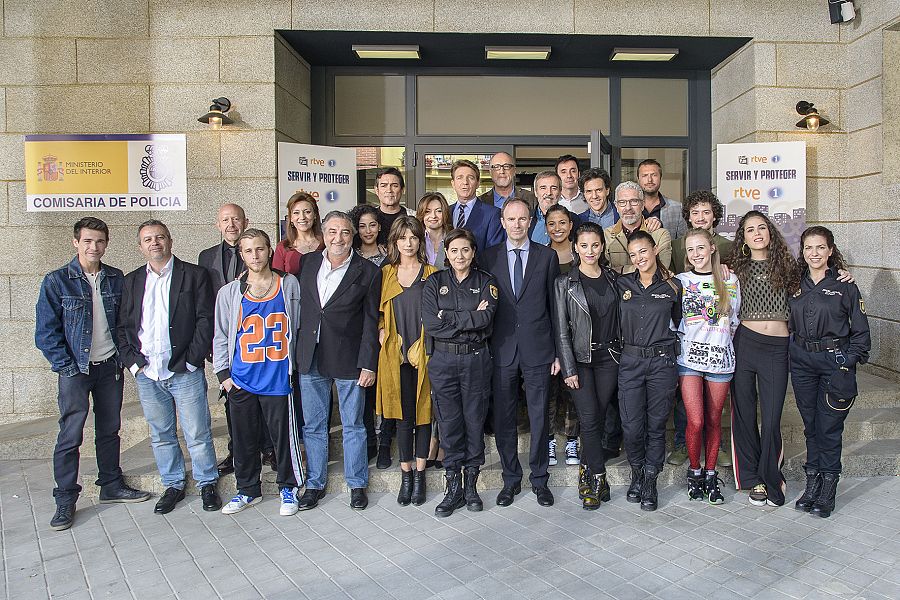 El equipo de 'Servir y proteger', al completo
