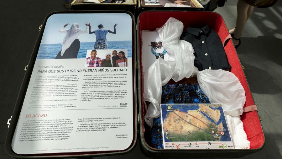 Exposición 11 vidas es 11 maletas