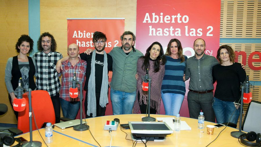 Pepe Viyuela, Antílopez, Miguel Ángel Hoyos, Patricia Costa y todo el equipo del programa, con Rebeca Jiménez