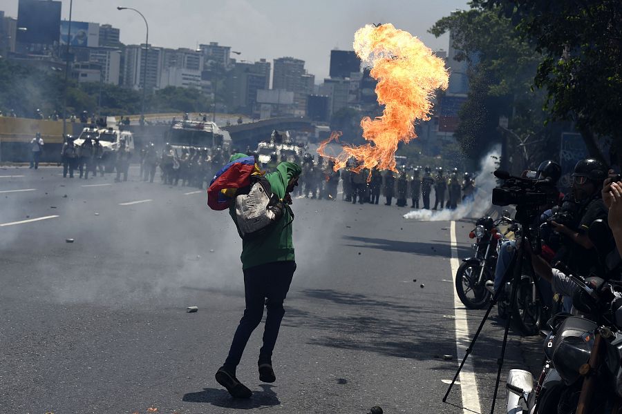 Primeros incidentes en la manifestación de la oposición en Caracas
