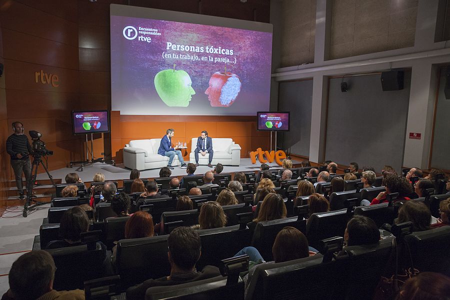 Las claves para detectar a las personas tóxicas y poder evitarlas han sido el eje central del encuentro