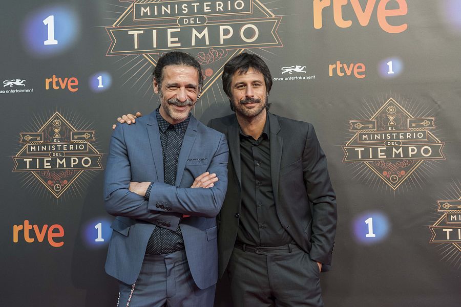 Nacho Fresneda y Hugo Silva, en la alfombra roja del preestreno de la tercera temporada de 'El Ministerio del Tiempo'