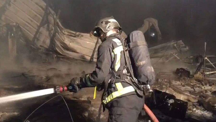 Bombero trabajando en un incendio