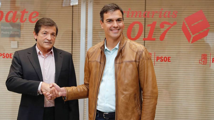 Sánchez saluda al presidente de la Gestora del PSOE.