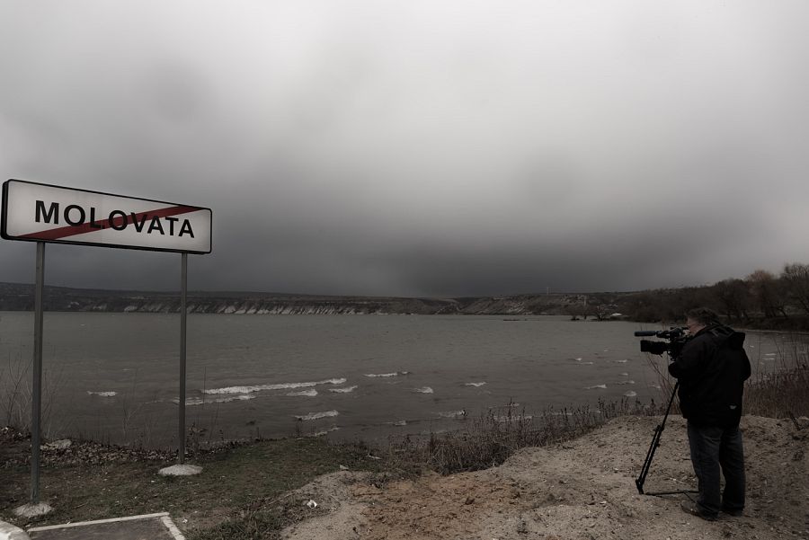 El equipo de 'En Portada' durante el rodaje en Moldavia