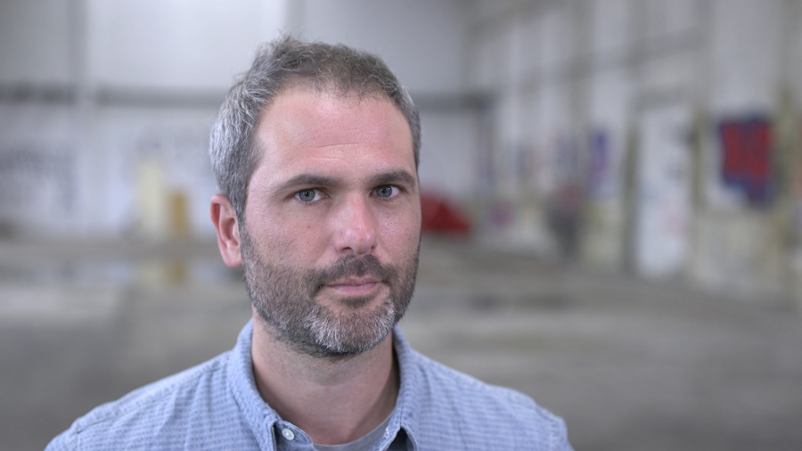 Xavier Aldekoa  ha intentado ir con la mirada del reportero/viajero, lo que le ha permitido moverse por lugares que un simple turista no hubiera podido conocer