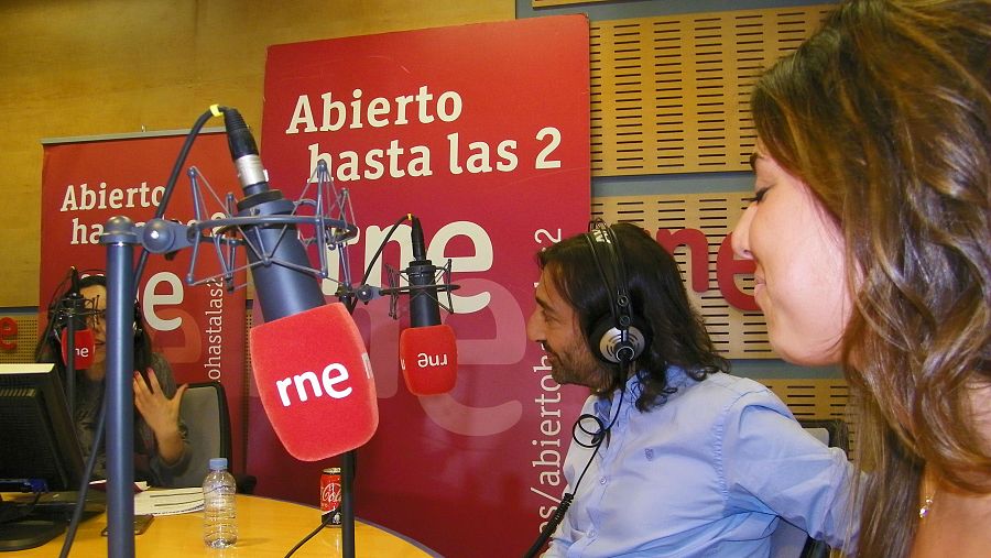 Marina, una de sus hijas, nos visita en el estudio