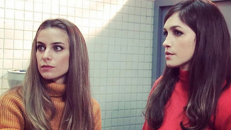 Pili e Inés en la adaptación argentina de Cuéntame cómo pasó