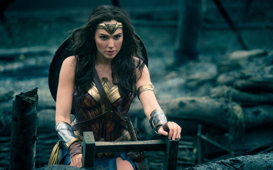 Wonder Woman a punto de entrar en combate