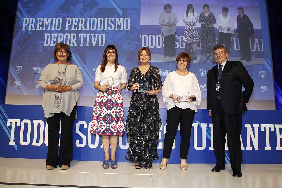 Olga Viza, Rosana Romero, Mónica Marchante y María Escario, premiadas en la categoría 'Periodismo Deportivo'
