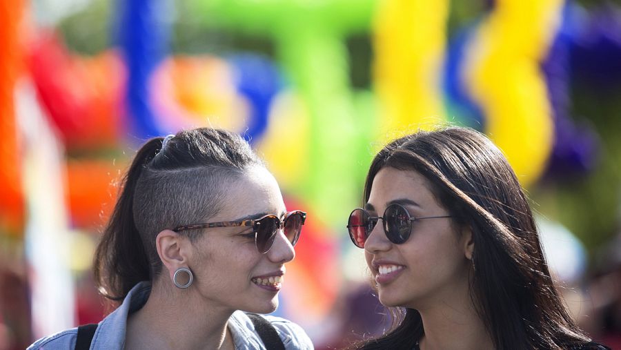 Jimena y Shaza, la pareja retenida en Turquía, celebra ahora el Orgullo LGTB en Andalucía