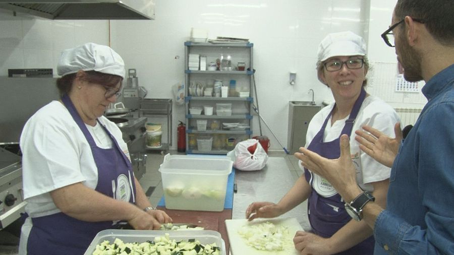 'A mesa puesta, en Comando Actualidad.