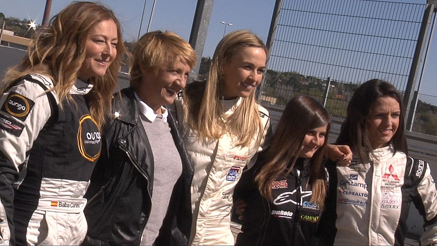 Balba Camino, Carmen Jordá, Marta Ariza y Cristina Gutiérrez se unen para homenajear a María de Villota dando una vuelta al circuito