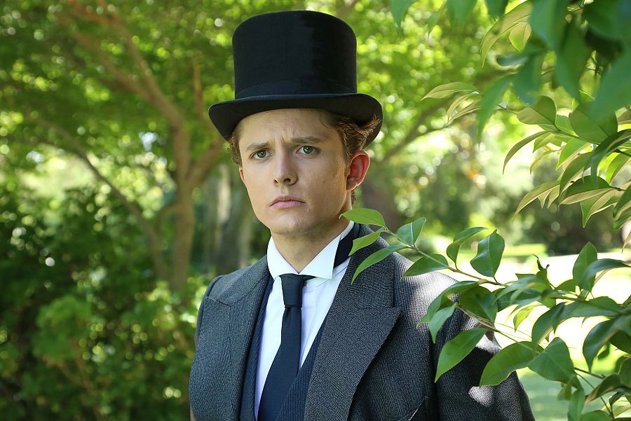 Acacias 38 - Llegan nuevos vecinos a Acacias 38