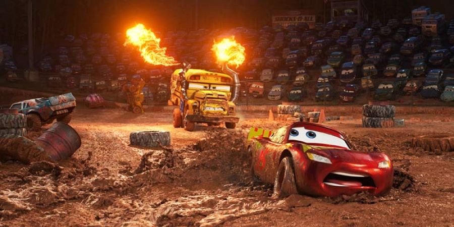 Una de las escenas más espectaculares es una carrera en el barro
