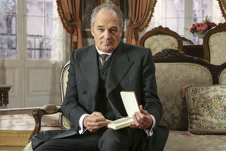 Carlos Olalla dará vida a Jaime Alday, un joyero de renombre que busca conocer a su hija perdida