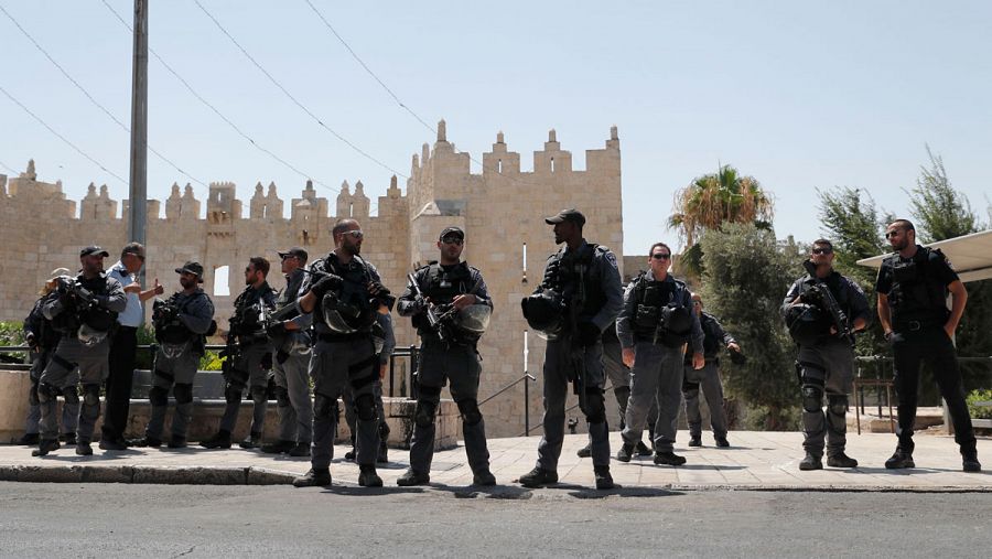 Soldados israelíes bloquean los accesos a Explanada de las Mezquitas