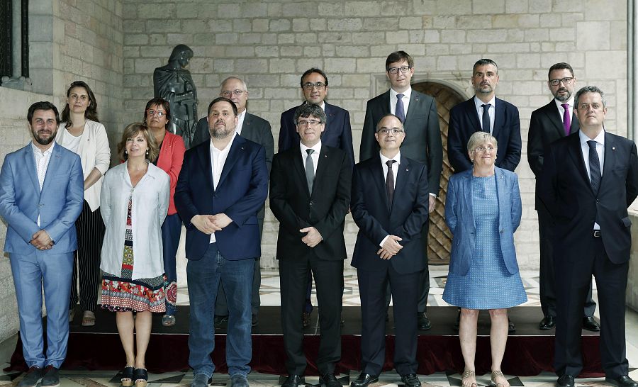 Foto de familia del nuevo Govern de la Generalitat de Cataluña